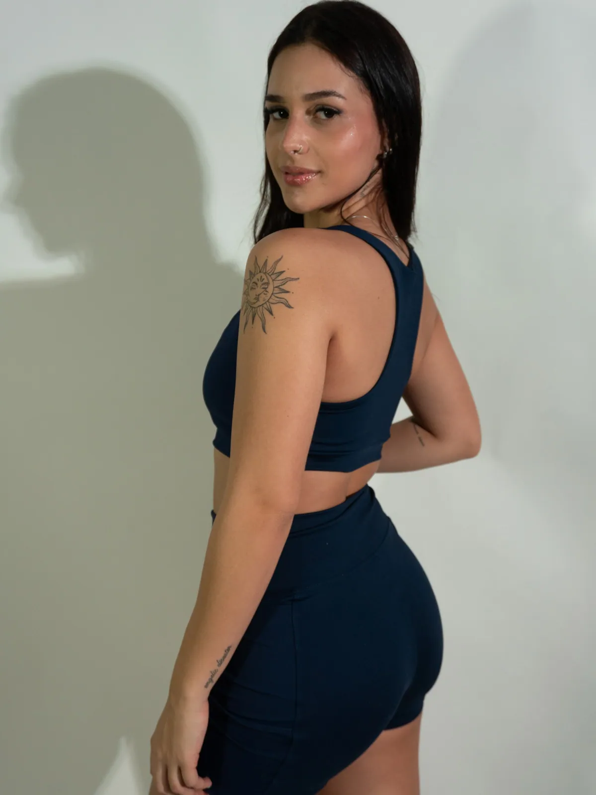 Conjunto Top Nadador e Shorts na cor azul marinho